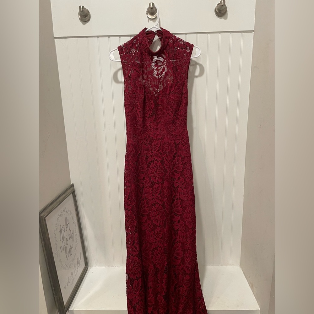 High neck, cap sleeve, lace maxi worn ONCE!